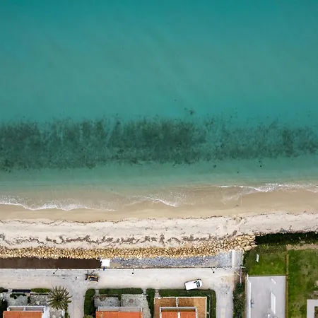 Beside The Sea شقة