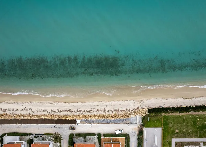 Beside The Sea شقة